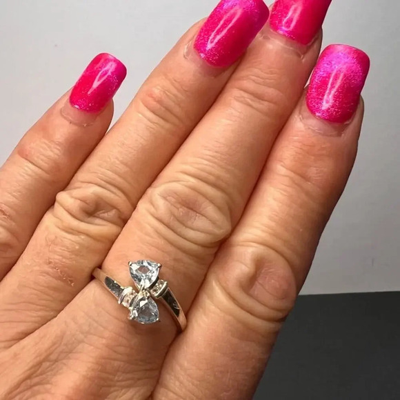 Trillium cut blue topaz bypass ring in rhodium over sterling silver size 9 - Picture 2 of 10